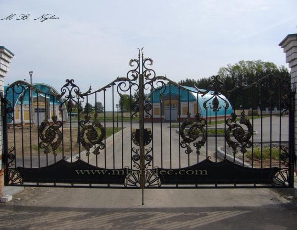 BP33 Metalowa brama kuta bp33