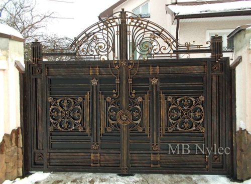 ciężka brama dwuskrzydłowa