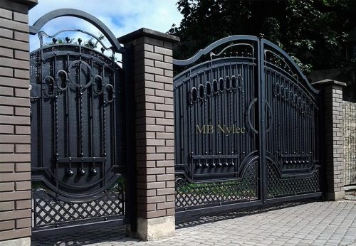 klasyczna brama kuta - kowalstwo artystyczne bp174