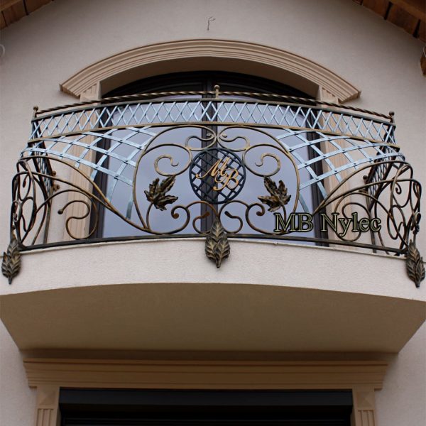 Balustrada na balkon z iniciałami