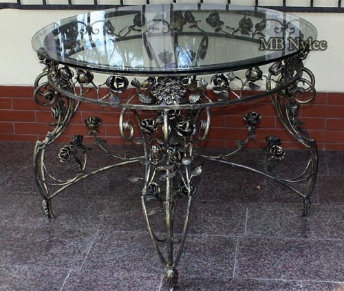 Duzy-kuty-stol-rozany-ze-szklanym-blatem-mk50.jpg Duży kuty stół różany ze szklanym blatem mk50