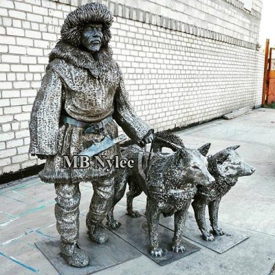Eskimos-z-psami-husky-rzezby-ze-stali-debica.jpg Eskimos z psami husky rzeźby ze stali