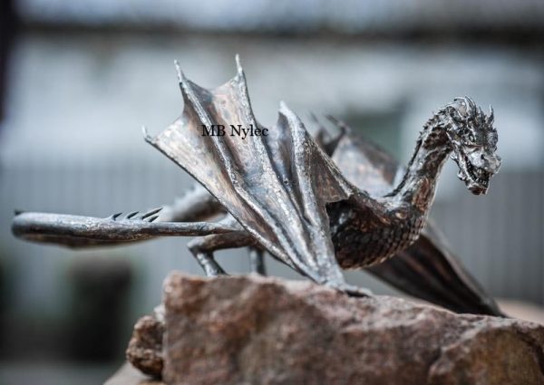 Figura-stalowa-Smaug-Hobbit-trylogia.jpg Smaug – smok z trylogii Hobbit, figura ze stali zinox10
