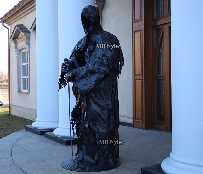 Figury-stalowe-rzezby-pomniki-ze-stali.jpg Nazgul – rzeźba ze stali z82