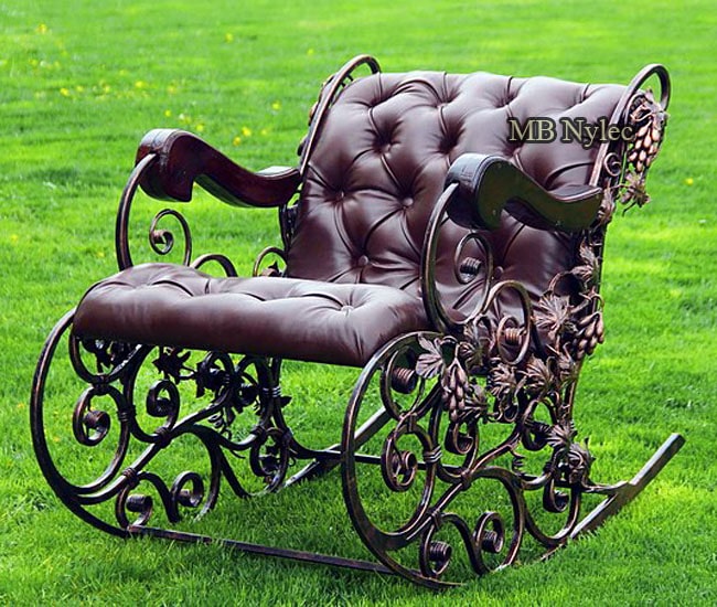 Kuty-fotel-bujany-mk67.jpg Prosty fotel na biegunach mk67
