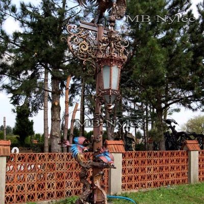 Ogromna designerska latarnia – sęp i wąż polujący na papugi ogd38