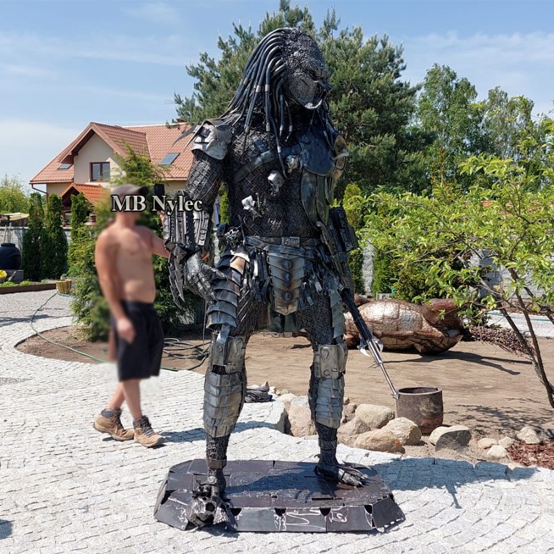 Predator-rzezba.jpg Predator rzeźba