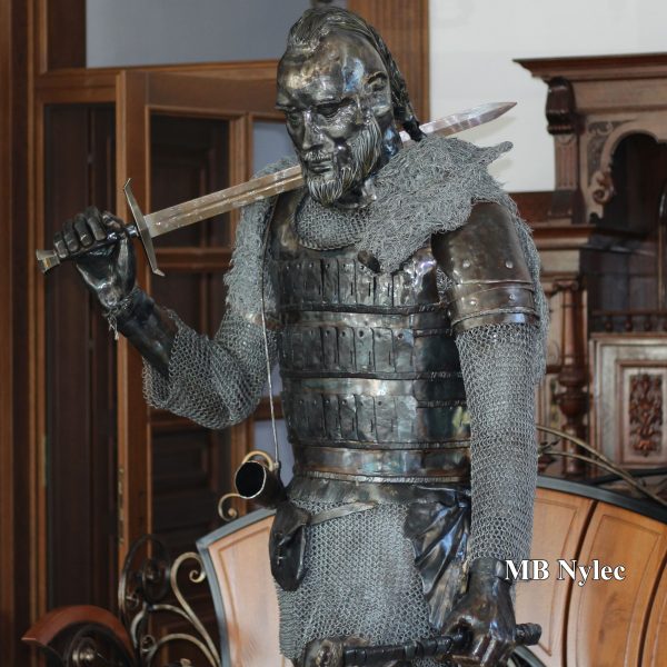 Ragnar-Lothbrok-Galeria-sztuki-Debica-scaled-1.jpg Ragnar Lodbrok – rzeźba ze stali z94