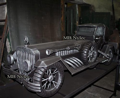 Rzezba-ze-stali-grill-samochod-retro-mercedes.jpg Rzeźba-grill w kształcie samochodu Mercedes retro ag3