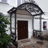 Ekskluzywny daszek ze szklanymi osłonami bocznymi ad1