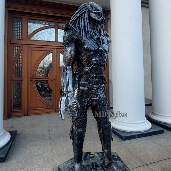 ekskluzywne-figury-z-metalu-predator.jpg Predator – ekskluzywna rzeźba z metalu z102