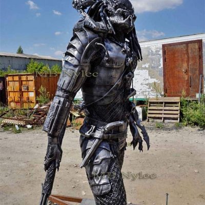 figury-metalowe-galeria-figur-stalowych-Debica-predator-ze-stali-metaloplastyka.jpg Figury metalowe figur stalowych predator ze stali metaloplastyka