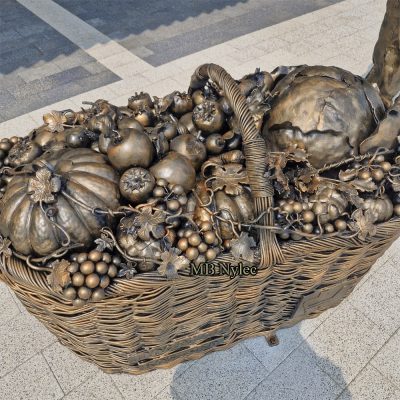 kosz-z-owocami-ciechanow-zielony-targ.jpg Kosz z owocami ciechanow zielony targ