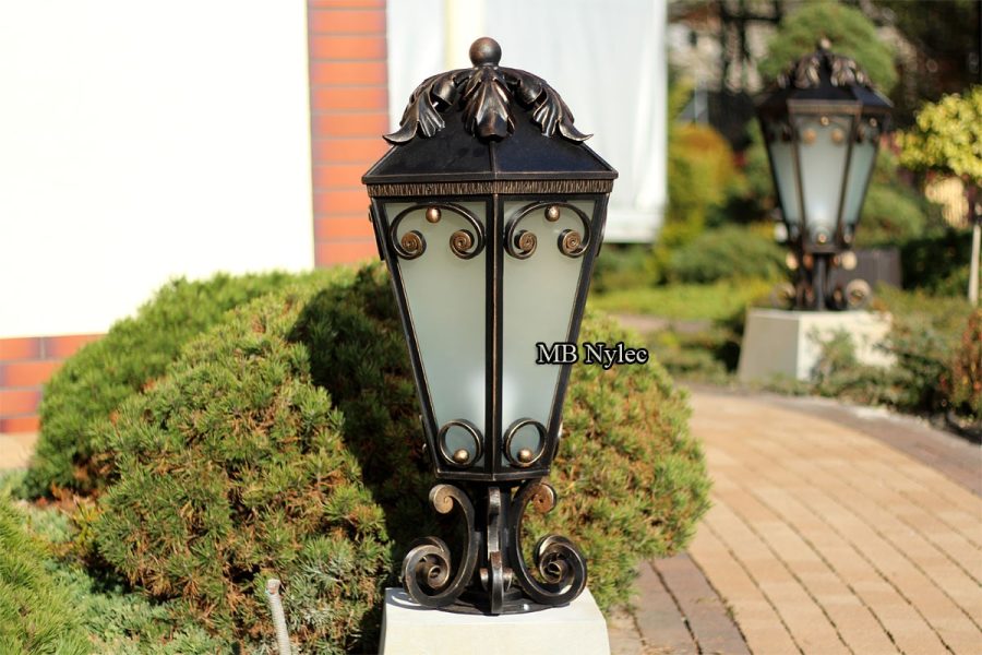 kowalstwo-podkarpacie-lampy-kute.jpg Elegancka lampa w stylu glamour z mlecznym szkłem ogd121