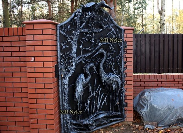 kute-furtki-z-czaplami-metaloplastyka-podkarpacie.jpg Pełna furtka myśliwska z ptakami bm28
