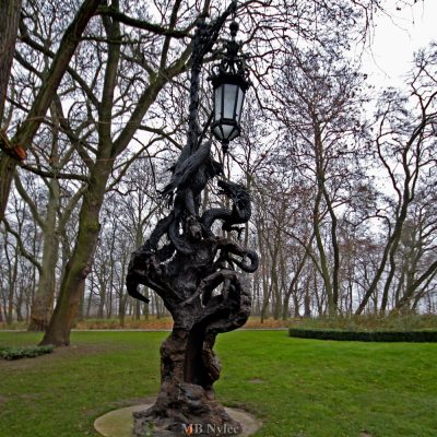 masywna-kowalska-lampa-ogrodowa-1.jpg Masywna kowalska lampa ogrodowa