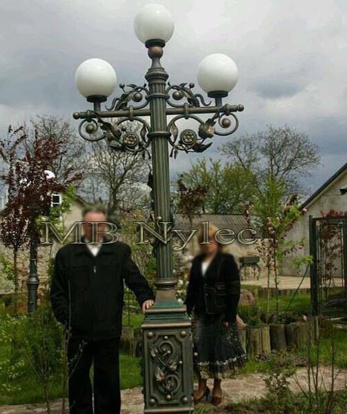 masywna-wysoka-lampa-ogrodowa-ogd104.jpg Masywna latarnia ogrodowa ogd104