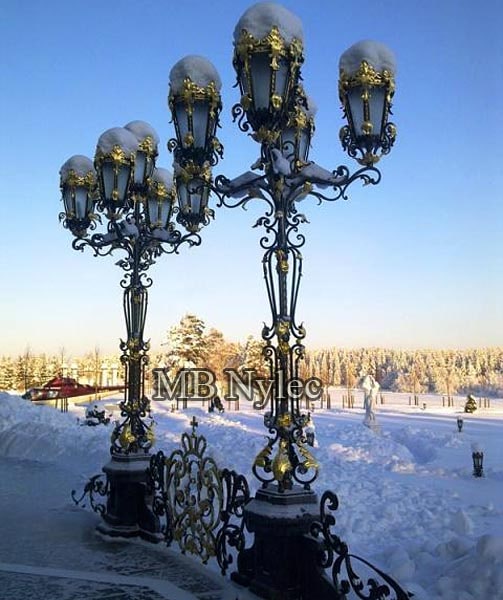 palacowa-lampa-ogrodowa.jpg Pałacowa latarnia kuta ogd21