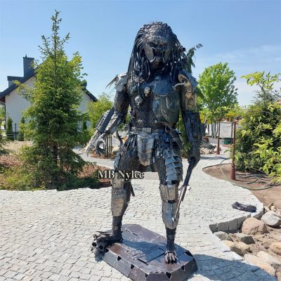 predator-figura.jpg Predator – postać filmowa ze stali z104