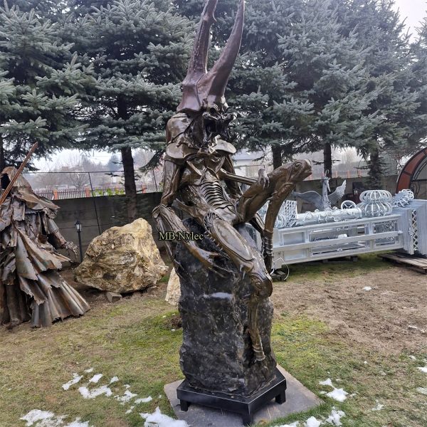 robal-demon-rzezba-metalowa.jpg Robal (Demon) – rzeźba metalowa z125
