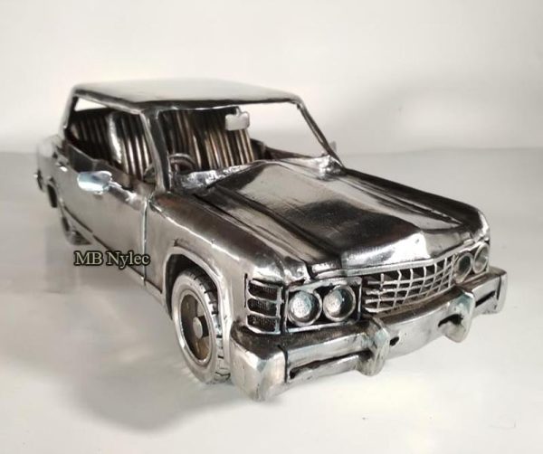 rzezba-samochodu-Chevrolet-Impala.jpg Chevrolet Impala – rzeźba samochodu ze stali nierdzewnej zinox3