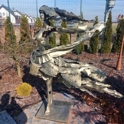 rzezba-z-metalu-nowoczesna.jpg Rzeźba z metalu nowoczesna