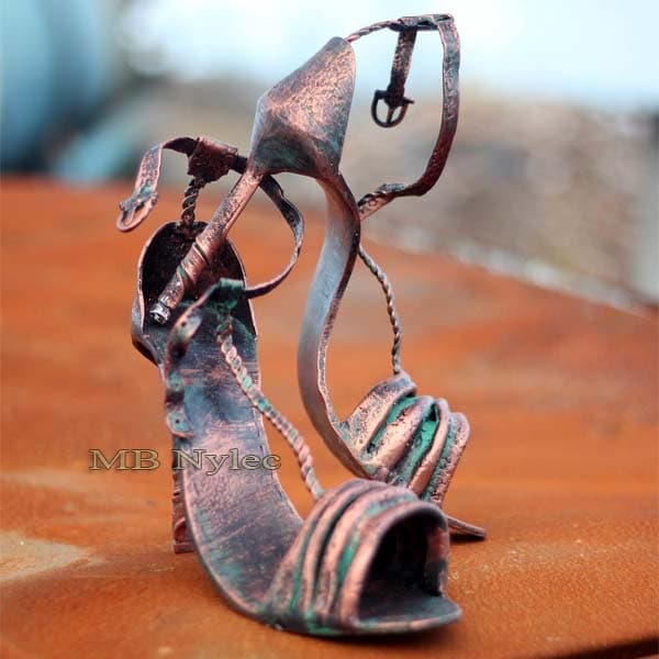 rzezby-z-metalu-szpilki-damskie-damskie-buty-ze-stali-metaloplastyka-Debica.jpg Damskie szpilki – rzeźba z metalu z78