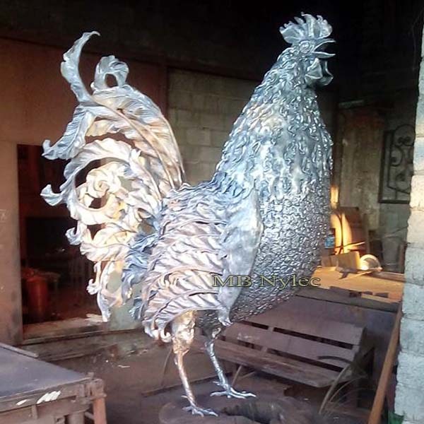 rzezby-ze-stali-kogut-z-metalu-kowalstwo-artystyczne-MB-Nylec.jpg Kogut – figura z metalu z69