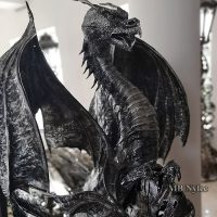 smok-rzezba-metalowa.jpg Smok na skalistym postumencie, wys. ok. 170 cm z43