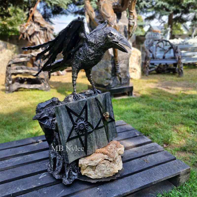 Stalowa figura kruka sztuka z metalu