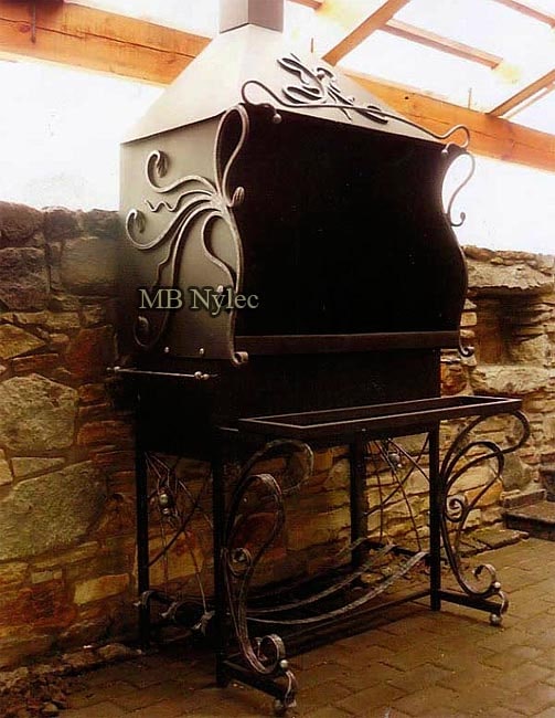 stalowe-grille-kute-z-kominem.jpg Zabudowany grill z kominem do altany lub wiaty ag4