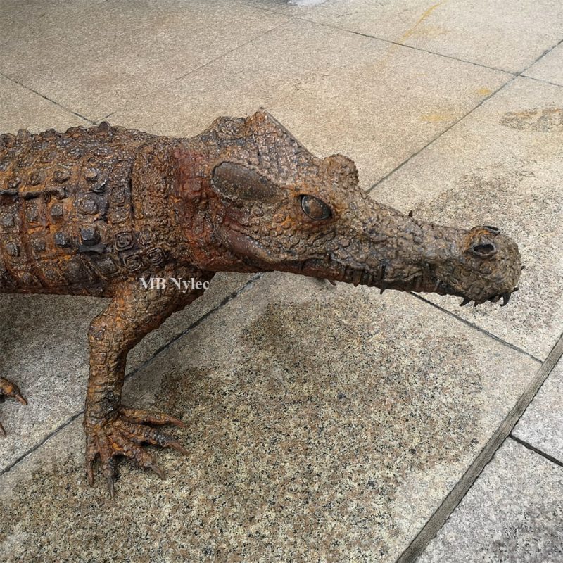 Stalowy krokodyl