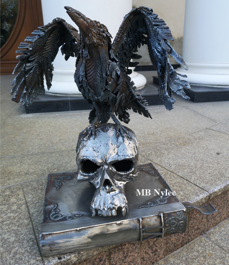 Symbolika iluminatów rzeźba z metalu